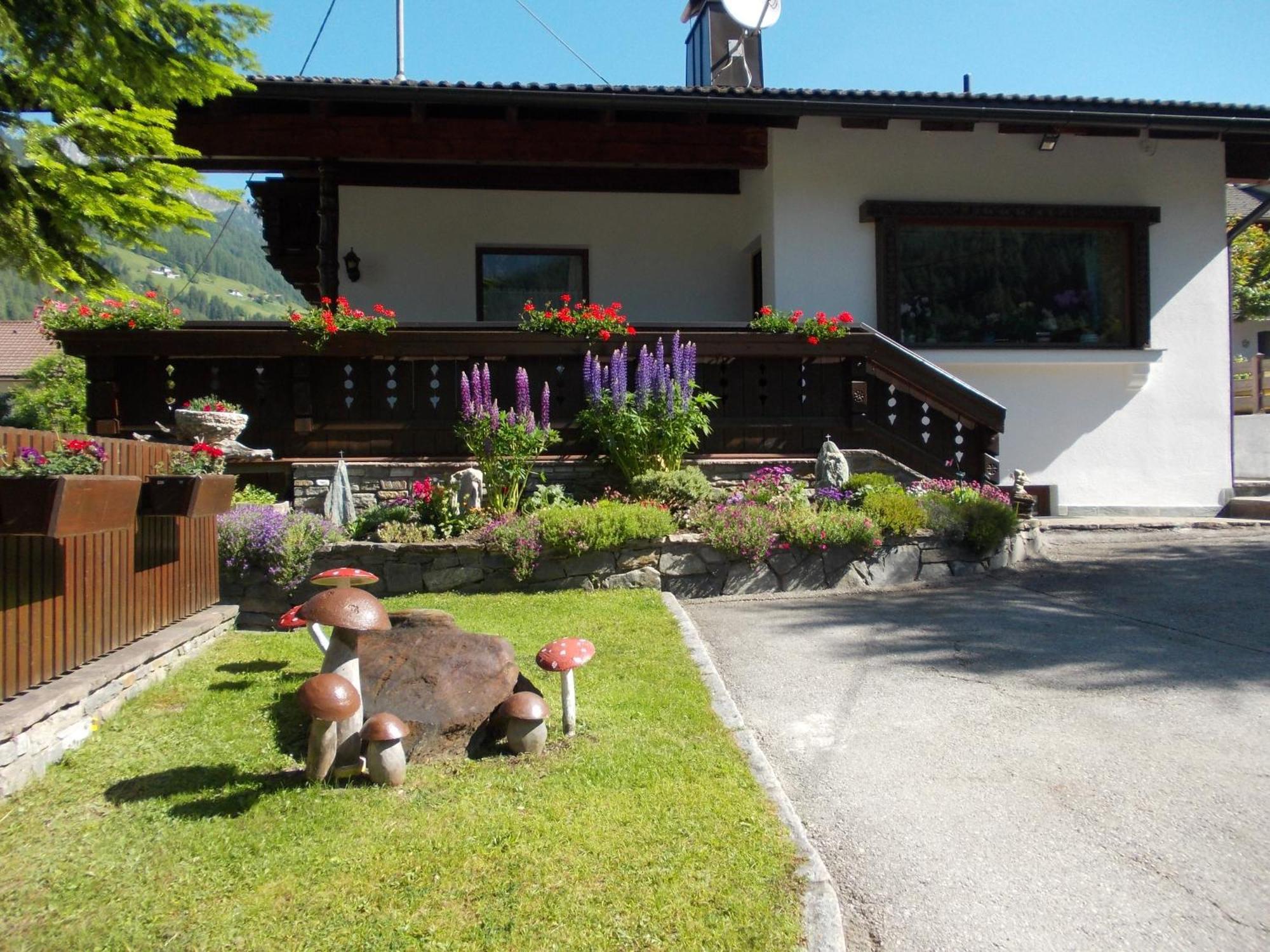 Haus Gerlinde Danler Apartment Neustift im Stubaital Exterior photo
